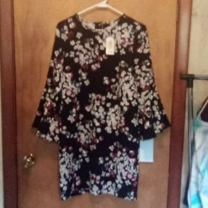 Floaral print dress , silky , mud pie